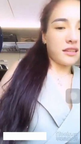 6 28日主播兰轩儿高铁厕所直播道具自慰 被官方发现就义了