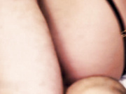 露西·哈特与两个欲火中烧的男人一起享受性爱