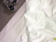 【乱伦】暑假期间高中哥哥哄骗初中妹妹开房偷吃禁果_对白清晰