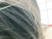 这妞嘴里叼着内裤坐插假鸡巴蹂躏骚穴