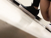 國內廁拍達人尾隨幾個漂亮妹子進入公共女廁拍攝 逼毛毛稀疏看得誘惑十足 1080P高清原版