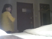 【全網推薦】害羞的人妻第二部 進門就關機的人妻家裏肯定滿足不了 酒店偷情激情大戰～完美露臉