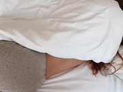 她的阴户早上总是湿漉漉的