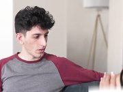 饥渴继母奎妮·雷恩说：“我太湿了，很容易滑倒