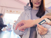 [START-056] 素顔のドキュメント。おじさんと2人っきり一日中ホテルにこもってじっくりセックス。 彩月七緒 - 1of5