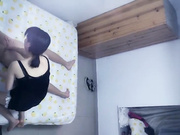 精品推薦 同居熱戀小情侶晚上出租屋瘋狂啪啪打炮 互相愛撫纏綿69騎乘嘗試各種體位 兩人挺會玩的 呻吟聲太大了 原版高清