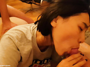 最近很火的留學生劉玥與大屌洋老外公寓酒店瘋狂激戰 各種高難體位幹得高潮不斷 騷勁十足 1080P高清