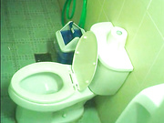 某娛樂場所公共衛生間拍攝到的各種類型年輕氣質美少婦如廁 撅著大屁股看得誘惑十足～720P高清原版