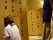 某站最新流出-大神某洗浴中心女士更衣間偷拍內部真實場面 雪白肌膚肥臀大屁股看得讓人欲火焚身 1080P高清原版