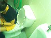 某娛樂場所公共衛生間連續拍攝各種類型年輕美女氣質少婦如廁 形態各異看得誘惑十足～720P高清