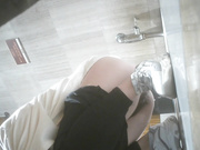 最新流出廁拍大神暗夜奶茶店公共女廁拍攝各式美女少婦如廁 肥臀大屁股看得讓人欲火焚身 1080P高清原版