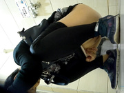 最新流出雲上私人會所公共衛生間拍攝到的各式美女如廁 雪白大屁股看得讓人欲火焚身 1080P原版高清