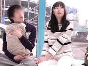 [SDMM-204] たった1枚のミラーを挟んで味わう究極の背徳感 優しい子持ちのママにこっそりデカチンを見せつけて - 3of5