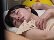 [SCPX-536] 突然訪れたモテ期の僕宅に無邪気に泊まりに来て布団に入ってくる女友達と - 1of5