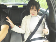 SNOS-107 仮免教習中にKカップの美人教官と2人きり。狭い密室で爆乳誘惑された僕はもう平常心で安全運転出来ません。 神楽ももか - 4of5