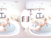 Super sexbomb MILF Nataly taking big bath