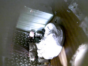 旅馆身材不错的貌似大学生情侣白天开房缠缠绵绵啪啪搞完马上撤退