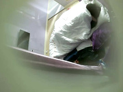 小旅馆偷拍说方言的美眉和小胖哥开房啪啪用枕头垫高屁股干