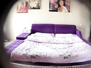 情趣酒店偷拍-玩手游认识的漂亮美女约到酒店进去就要操她,美女不愿意,男的强制插进去后狠狠的惩罚她!国语!