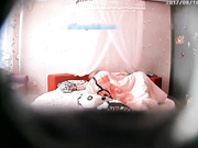 温馨宾馆年轻情侣开房造爱各种啪啪床上干到沙发打了N炮干的妹纸淫叫不止胡言乱语老公太深太爽了呻吟刺激