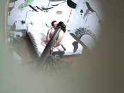 小旅馆情趣房偷拍耍得很疯狂的中年男女两人的口活都非常好