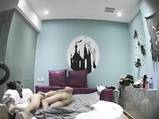 精品酒店偷拍貌似不是特别想操的大学美女被男友想尽办法软磨硬泡终于给干了,搞累了吃点东西补补!