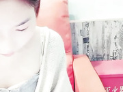 真大胆,白嫩大长腿美女网吧大厅勾引陌生男,担心被发现2人到厕所后男的太激动把美女的丝袜都撕破了,干的激烈!