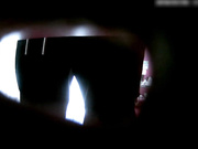 精品小旅馆偷拍胖哥和爱自拍时尚妹子开房啪啪妹子玩着手机摸完逼手也不洗吃葡萄