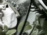 精品旅馆绿叶偷拍猥琐四眼仔把好友支走迫不及待和女友啪啪这女的貌似年纪比他大很多