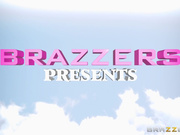 颜值不错健美身材美女鸡动啪啪作品 农场里的小美女清晰操穴这环境搞起来很刺激，肉肉靓女嫩B一流720P高清