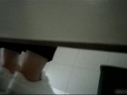 盗拍网站流出医院女厕尾随露脸偷拍穿拖鞋妹子在想什么一脸愁容