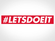 一男二女拳击台上边操边自拍