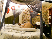 主题酒店服装店中年老板娘欲求不满与情夫开房啪啪啪疯狂裹大鸡巴爱不释手方言对白