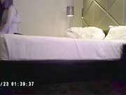 高价约炮艺校高颜值乖巧小美女特意穿上丝袜T裤肏爆插干的叫哥哥快一点操我对白淫荡