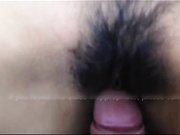 哥、不要弄了，妈妈就快回来了！胆大包天的哥哥 居然家中欺负妹妹！