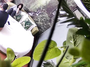 酒店偷拍戴着口罩怕人看见的气质美少妇和单位领导下班偷情,干了一次没过瘾,肤白貌美,奶子圆润坚挺,可惜了!