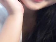 童颜巨乳新人主播谁家的十六第四弹露脸有点婴儿肥自慰激情，这小按摩棒玩的明明白白的，淫声浪语必须撸她