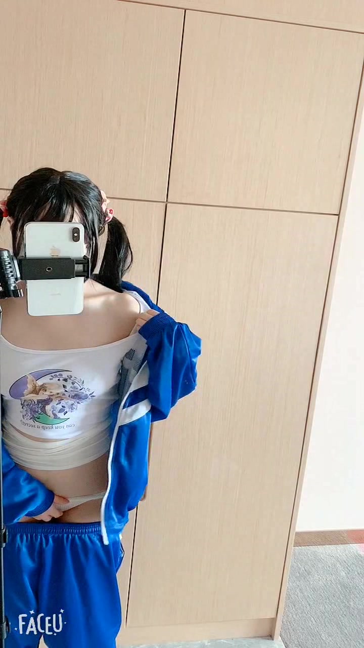 超人气网红美女『口工赛高』大尺度土豪订制福利外泄-JK水手服の诱惑