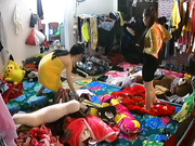 破解家庭摄像头偷拍几个合租房的妹子我的乖乖这几个妹子是干什么的房子乱成这样也不收拾一下