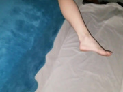 KTV坐台小姐被洋屌老外迷药灌倒带回寓所不戴套干小嫩穴