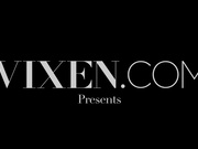 这个精致小美女屁股挺诱惑 浑圆挺翘吞吐大鸡巴进出刺激挡不住冲动也想搞啊，拍打啪啪操虚了720P高清