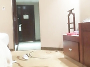 招嫖小卡片找来两个妹子玩双飞哈哈每天吃几个生蚝就是厉害