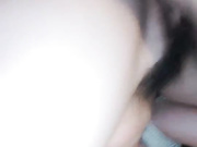 红色奶头妹子夜晚车震 牛仔裤开裆塞着跳蛋口交后座大力抽插