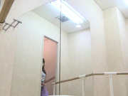 高颜值芭蕾舞女孩，更衣室换装，服装换上应有尽有的身材真是吸晴  棒死了！