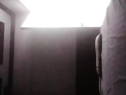 养生打炮胖男大保健找了个熟女，按摩床上撸管上位骑乘抽插没几下就了