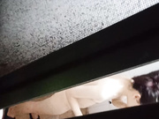 偷拍楼下00后嫩妹子洗澡