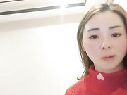 对白搞笑淫荡风骚美女私处SPA推油养生按摩用又嗲又贱的语言和脚勾引帅气的男技师实在忍不住了给口爆