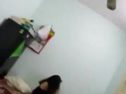 房东大叔出租屋和颜值漂亮大奶情人在地板上激情啪啪快乐得呻吟