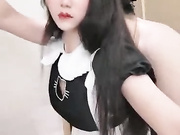 国产CD系列美艳伪娘小乔女仆装洗手间被后入 极度发骚干的呻吟不断