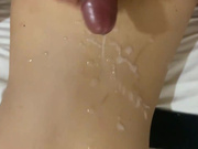 约炮还在哺乳期的美少妇模仿大师的收费给bb做保养